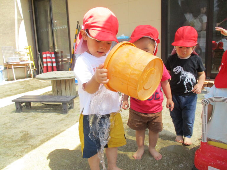 初めての泥遊び！(2歳児　あめ組)