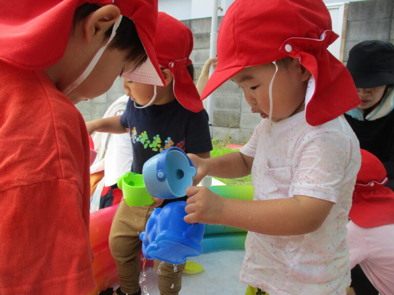 お水冷たいね💧(２歳児　あめ組)