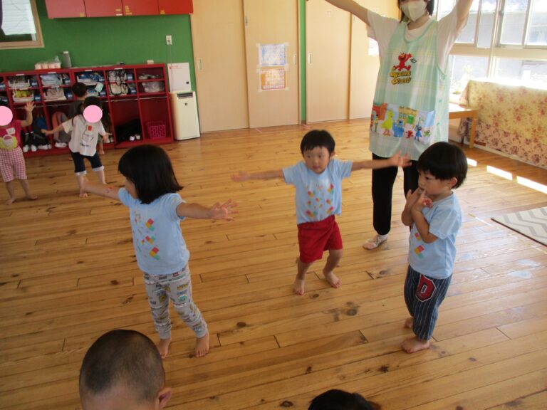 ちょっとドキドキ、でもやっぱり楽しい🚩(2歳児　あめ組)